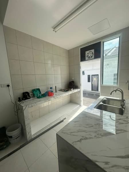 Terraced House for Rent in Bandar Putra (Kulai) - Chloe Mak - Kitchen - PropertyGuru.com.my