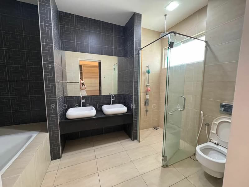 Bungalow for Sale in East Ledang (Iskandar Puteri (Nusajaya)) - Roselynn Chai - Bathroom - PropertyGuru.com.my