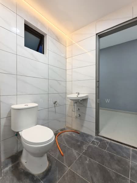 2-storey Terraced House for Sale in Taman Molek (Johor Bahru) - Jennie Chew - Bathroom - PropertyGuru.com.my