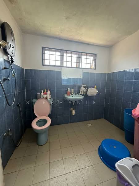 1-storey Terraced House for Sale in Taman Setapak (Setapak) - Stephanie . - Bathroom - PropertyGuru.com.my