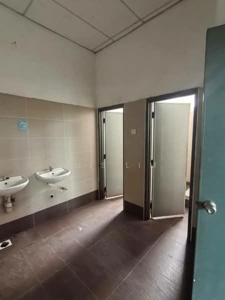 Pekan Nenas Pekans Nena untuk Untuk Dijual - RM 20,000, Mac 2026 - Bathroom - PropertyGuru.com.my