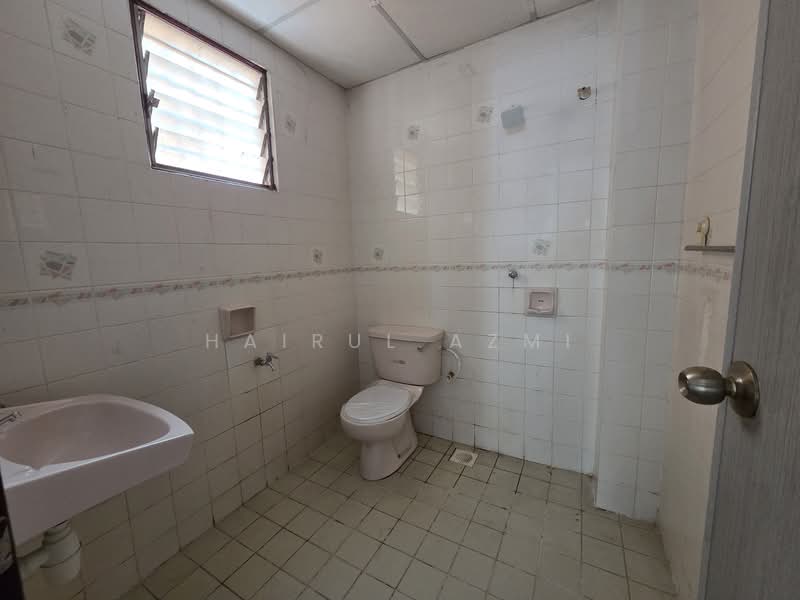 Seksyen 7 untuk Untuk Disewa - RM 2,100 /bulan, Mac 2026 - Bathroom - PropertyGuru.com.my