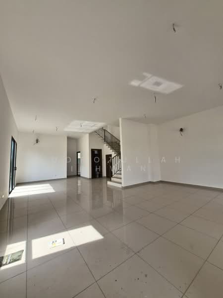2-storey Terraced House for Sale in Setia Safiro (Cyberjaya) - Gudrotullah Ikhwan - Living Room - PropertyGuru.com.my