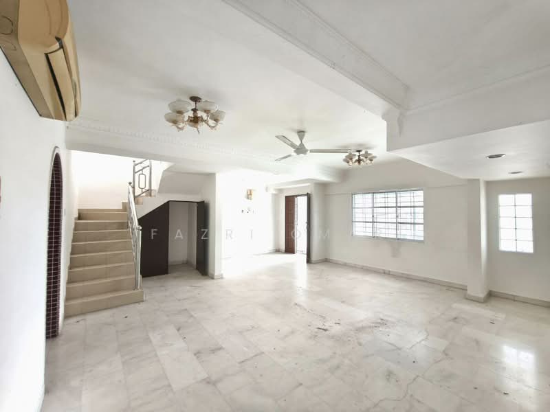 2-storey Terraced House for Sale in Kajang (Selangor) - Fazri Omar - Living Room - PropertyGuru.com.my