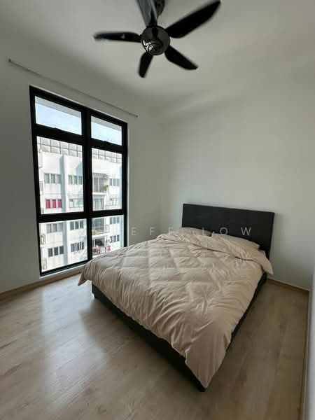 Kondominium untuk Dijual di The Henge - Mr Jeff Low - Bedroom - PropertyGuru.com.my
