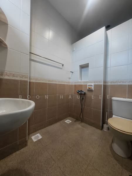 Cluster House for Sale in Taman Sutera Utama (Skudai) - Boon Hau Lee - Bathroom - PropertyGuru.com.my