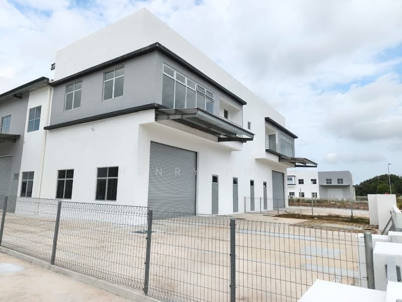 Kilang Kluster untuk Dijual di Kampung Sungai Rengit (Pengerang) - Henry Pua - Exterior - PropertyGuru.com.my