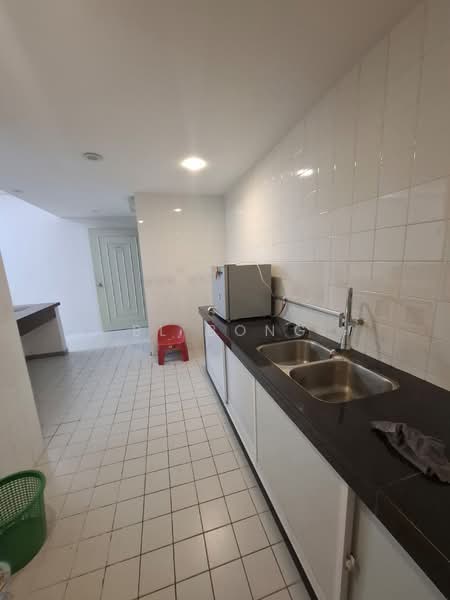 Condominium for Sale at Selat Horizon Condominium - BL Bong - Kitchen - PropertyGuru.com.my