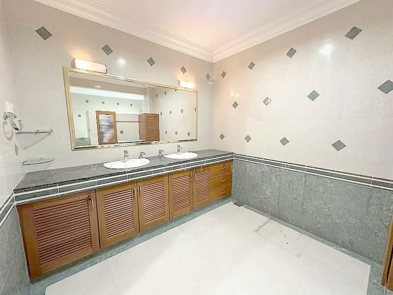 Rumah Banglo untuk Dijual di Saujana (Selangor) - Vincent Liaw - Bathroom - PropertyGuru.com.my