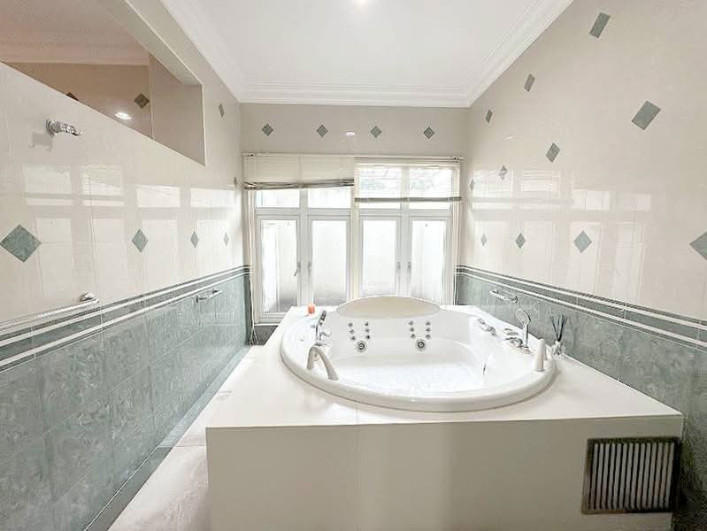 Rumah Banglo untuk Dijual di Saujana (Selangor) - Vincent Liaw - Bathroom - PropertyGuru.com.my