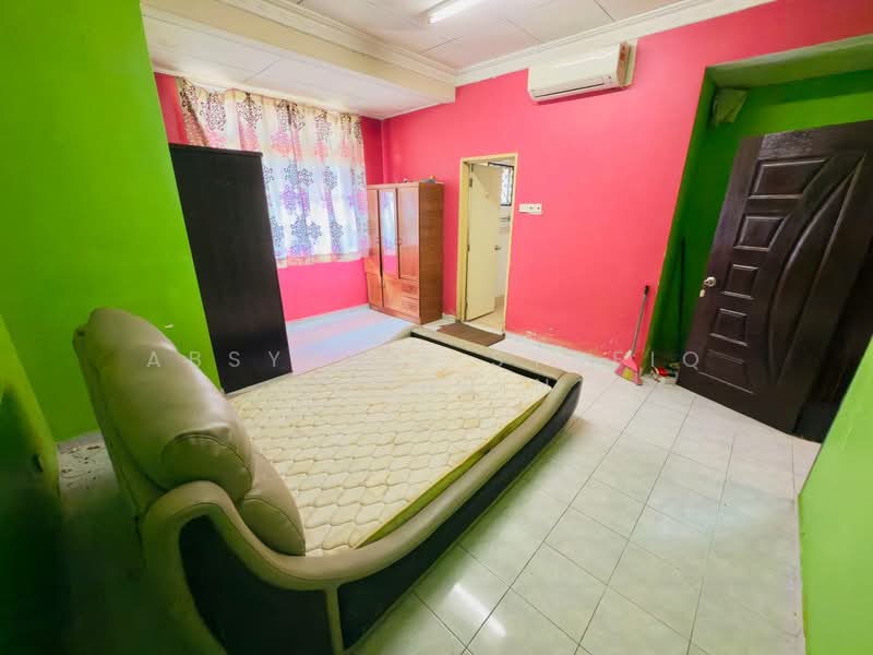 2-storey Terraced House for Sale in Desa Latania (Shah Alam) - Absyarie Syafiq Shahrin - Bedroom - PropertyGuru.com.my