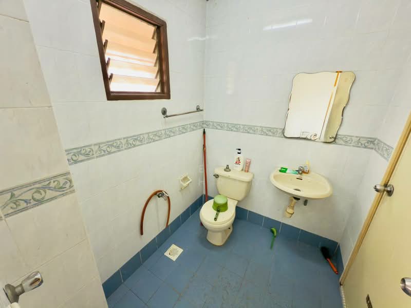 2-storey Terraced House for Sale in Desa Latania (Shah Alam) - Absyarie Syafiq Shahrin - Bathroom - PropertyGuru.com.my