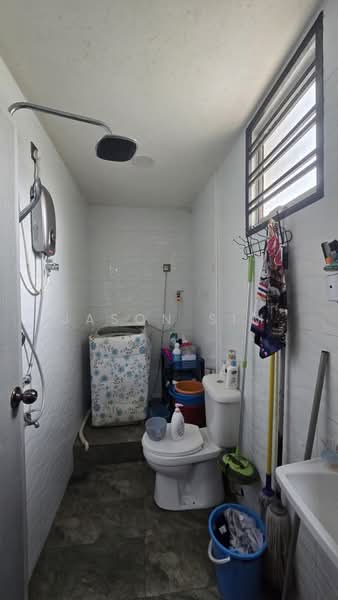 Taman Scientex Utama untuk Untuk Dijual - RM 568,000, Mac 2026 - Bathroom - PropertyGuru.com.my