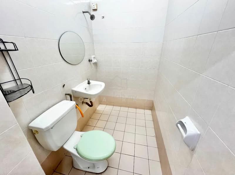 Terraced House for Sale in Bandar Puteri Klang (Klang) - Loga Raju - Bathroom - PropertyGuru.com.my