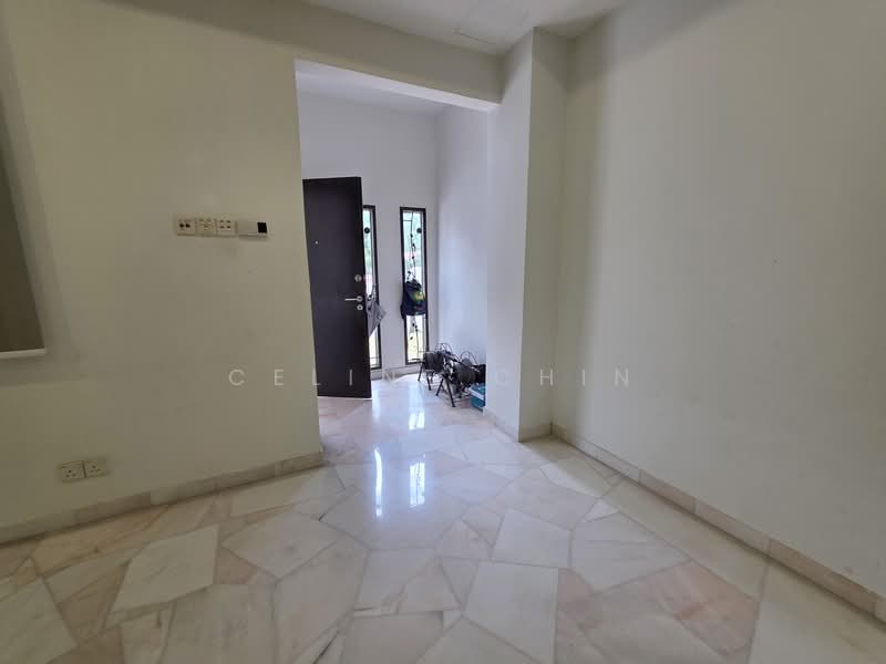 2-storey Terraced House for Sale in Ara Damansara (Selangor) - Celine Chin - Entrance - PropertyGuru.com.my
