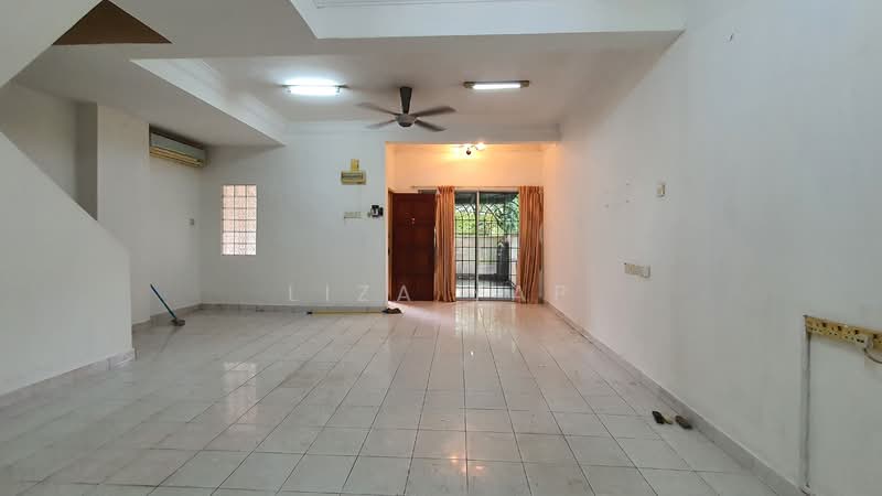 2-storey Terraced House for Sale in Bandar Kinrara (Selangor) - Liza Yap - Living Room - PropertyGuru.com.my