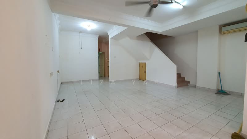 2-storey Terraced House for Sale in Bandar Kinrara (Selangor) - Liza Yap - Living Room - PropertyGuru.com.my