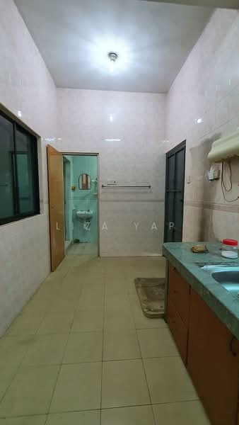 2-storey Terraced House for Sale in Bandar Kinrara (Selangor) - Liza Yap - Kitchen - PropertyGuru.com.my