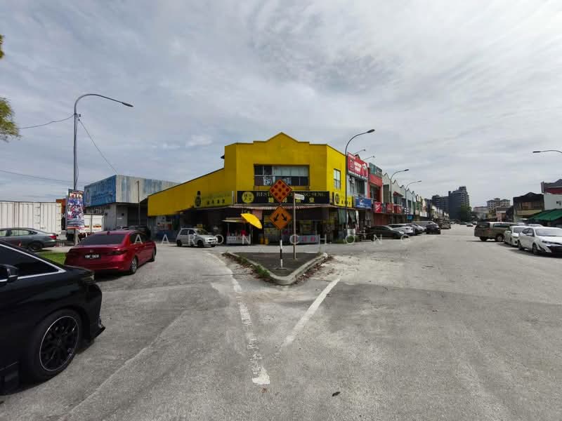 Factory for Sale in Kawasan Perindustrian Bukit Serdang (Seri Kembangan) - Aaron Chong - Exterior - PropertyGuru.com.my