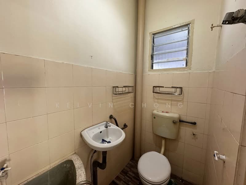 Bandar Seri Botani Fully Furnish 1 Sty untuk Untuk Disewa - RM 1,400 /bulan, Mac 2026 - Bathroom - PropertyGuru.com.my