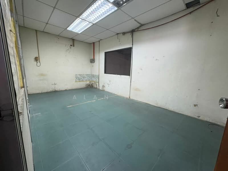 Factory for Rent in Taman Perindustrian Cemerlang (Ulu Tiram) - Alan Yap - Interior - PropertyGuru.com.my