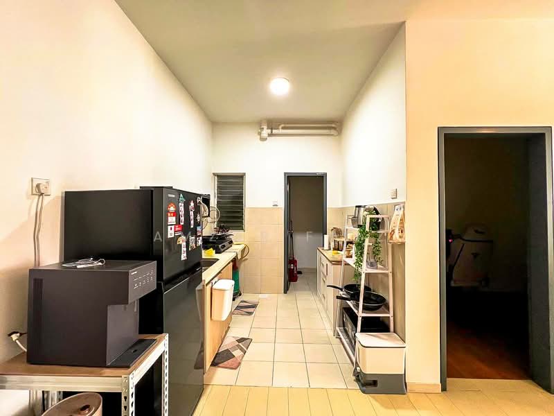 Apartment for Sale at Selangorku Pr1ma Lakefront Homes - Amzar Faiz - Kitchen - PropertyGuru.com.my