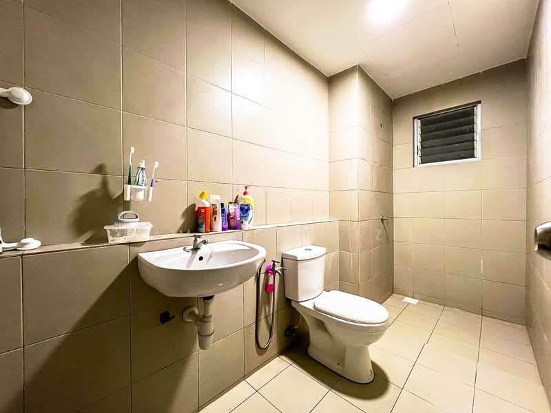 Apartment for Sale at Selangorku Pr1ma Lakefront Homes - Amzar Faiz - Bathroom - PropertyGuru.com.my
