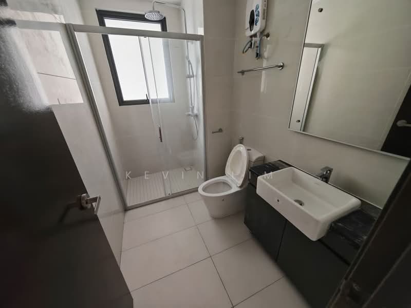 Condominium for Rent at Kings Bay @ Country Garden Danga Bay - Kevin Lim - Bathroom - PropertyGuru.com.my