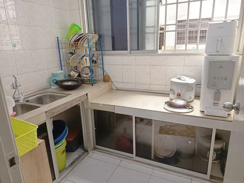 Apartment for Rent at Bayu Puteri 2 - Rex Yong - Kitchen - PropertyGuru.com.my