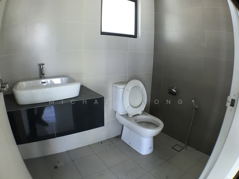 Bungalow for Sale in Bandar Country Homes (Rawang) - Michael Siong - Bathroom - PropertyGuru.com.my