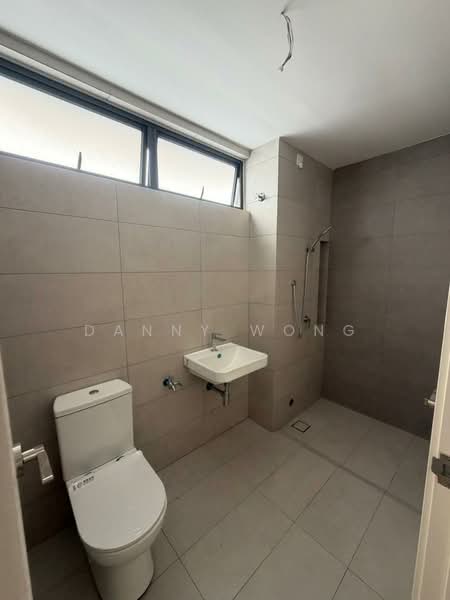 Blooming Residence untuk Untuk Disewa - RM 2,000 /bulan, Mac 2026 - Bathroom - PropertyGuru.com.my