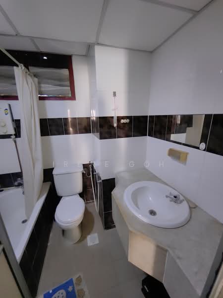 Condominium for Rent at Marina Bay Condominium - Irene Goh - Bathroom - PropertyGuru.com.my