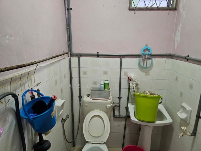 Taman Senai Utama untuk Untuk Dijual - RM 488,000, Mac 2026 - Bathroom - PropertyGuru.com.my
