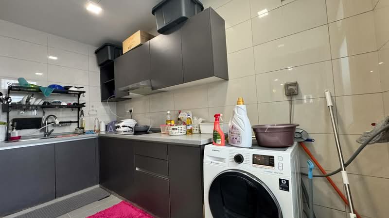 Condominium for Sale at Lakefront Homes - Amzar Faiz - Kitchen - PropertyGuru.com.my