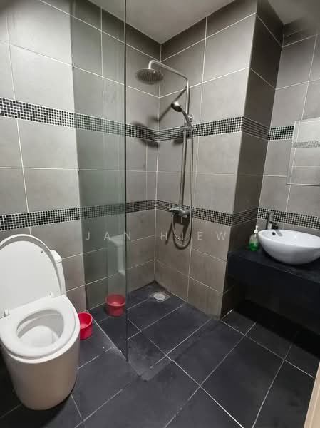 Service Residence for Rent at D'Latour - Jan Hiew - Bathroom - PropertyGuru.com.my
