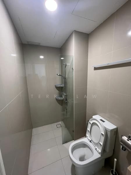 Service Residence for Sale at Southlink - Terry Law - Bathroom - PropertyGuru.com.my