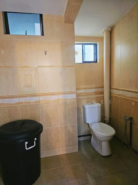 1-storey Terraced House for Sale in Sungai Ara (Penang) - Edward Chee - Bathroom - PropertyGuru.com.my