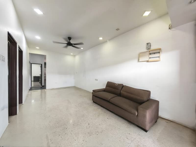 1-storey Terraced House for Sale in Taman Johor Jaya (Johor Bahru) - Winss Su - Living Room - PropertyGuru.com.my