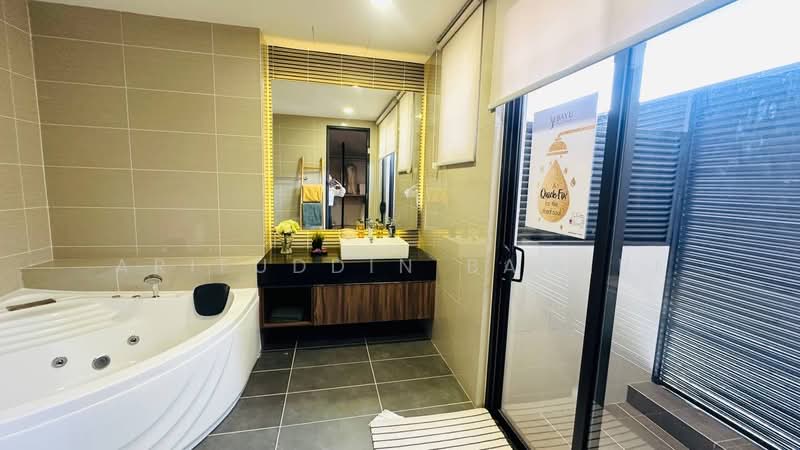 Bungalow for Sale in Kajang (Selangor) - Arifuddin Bahari - Bathroom - PropertyGuru.com.my