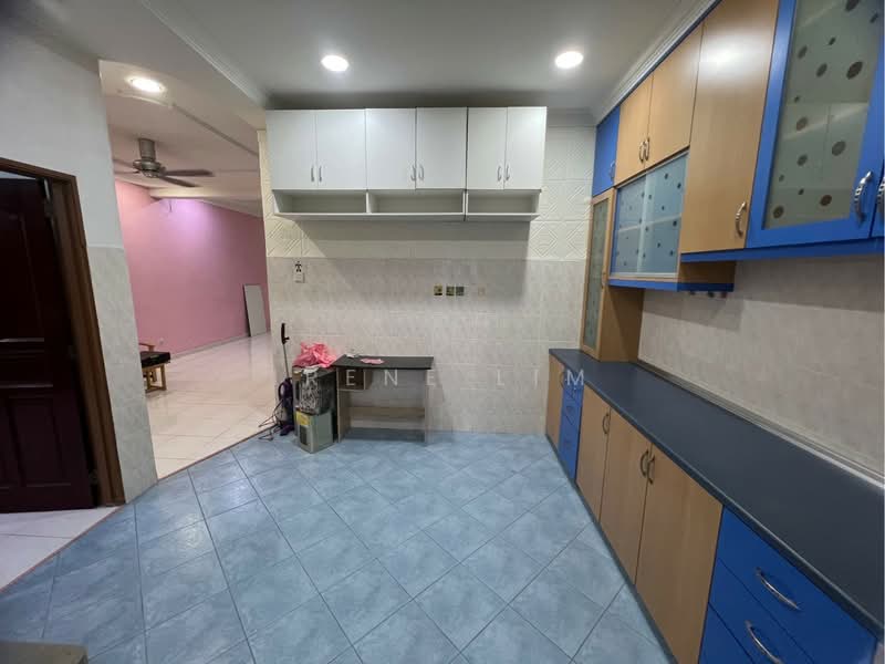 Taman Pulai Utama untuk Untuk Dijual - RM 680,000, Mac 2026 - Kitchen - PropertyGuru.com.my