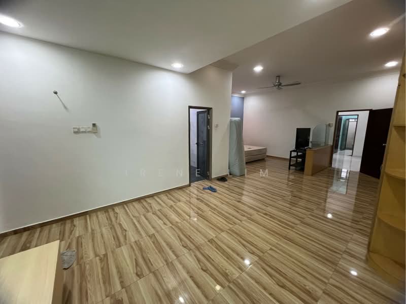Taman Pulai Utama untuk Untuk Dijual - RM 680,000, Mac 2026 - Living Room - PropertyGuru.com.my