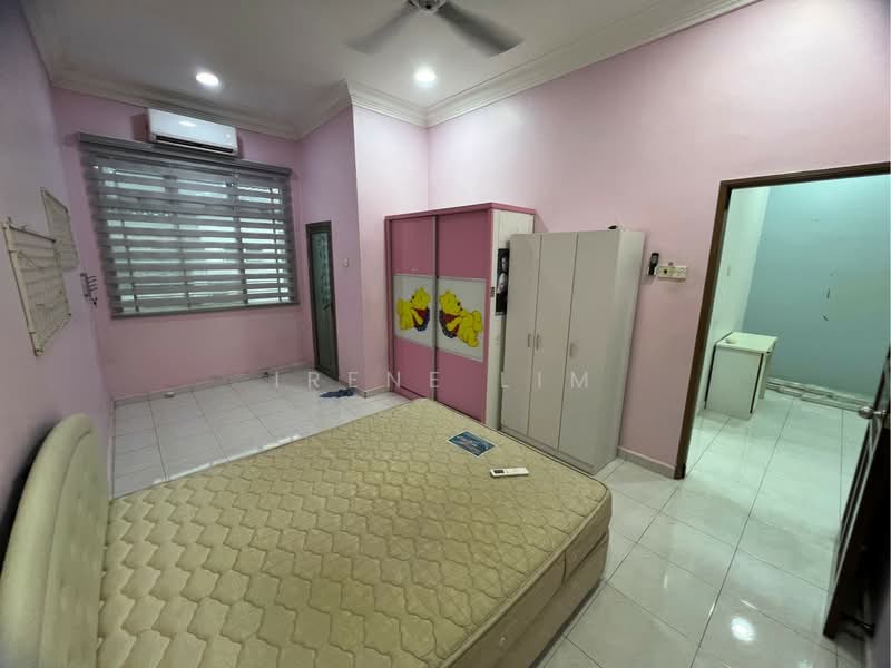 Taman Pulai Utama untuk Untuk Dijual - RM 680,000, Mac 2026 - Bedroom - PropertyGuru.com.my