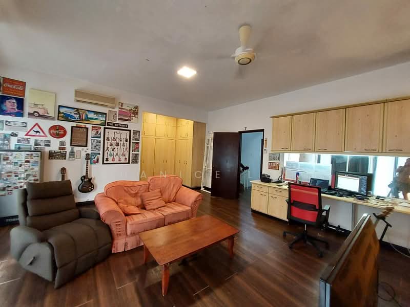 Rumah Teres 2.5 Tingkat untuk Dijual di Bayan Hill Homes (Puchong) - Shanice Low - Study - PropertyGuru.com.my