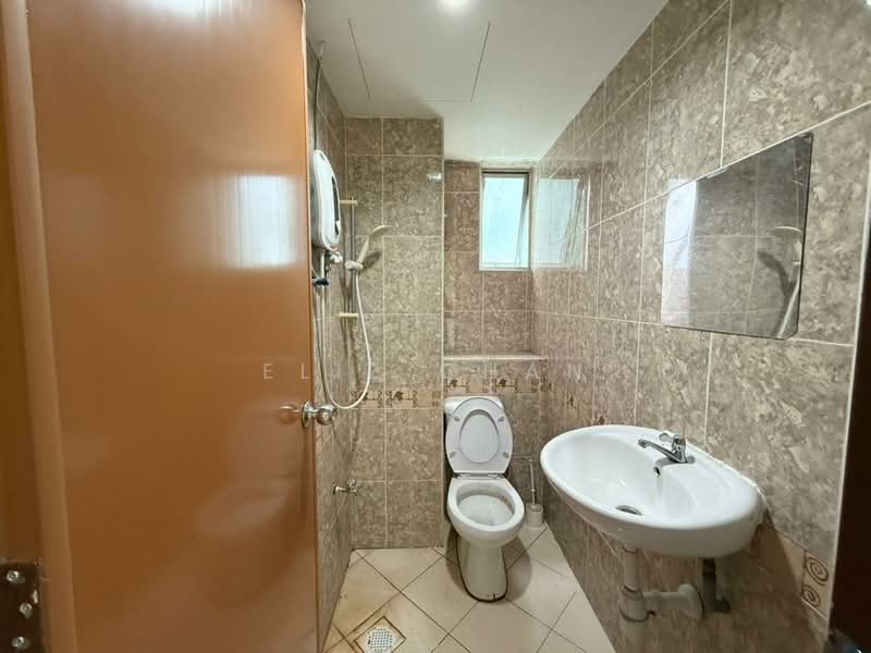 Condominium for Rent at Kepong Sentral Condominium - Eliz Chan - Bathroom - PropertyGuru.com.my
