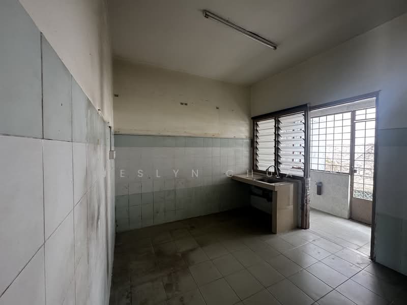 2-storey Terraced House for Sale in Subang Jaya (Selangor) - Jeslyn Chua - Kitchen - PropertyGuru.com.my