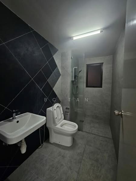 Trinity Lemanja untuk Untuk Disewa - RM 1,800 /bulan, Mac 2026 - Bathroom - PropertyGuru.com.my