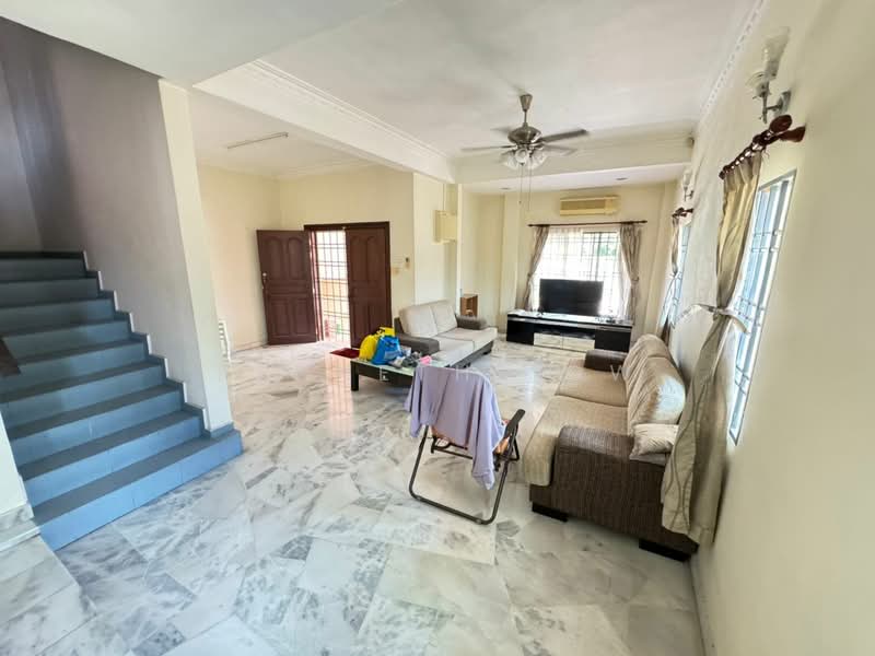 Taman Ikhlas Bandar Sungai Long untuk Untuk Dijual - RM 1,000,000, Mac 2026 - Living Room - PropertyGuru.com.my