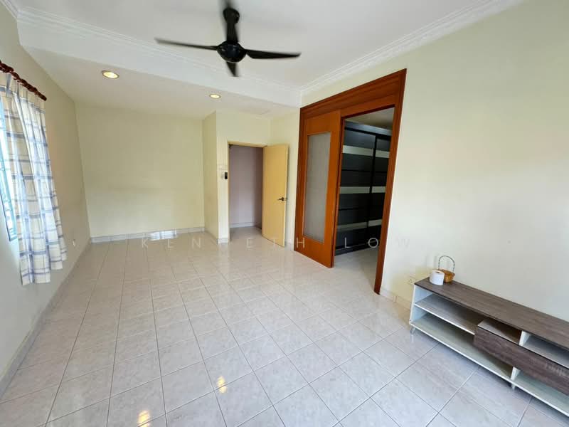 Taman Ikhlas Bandar Sungai Long untuk Untuk Dijual - RM 1,000,000, Mac 2026 - Living Room - PropertyGuru.com.my
