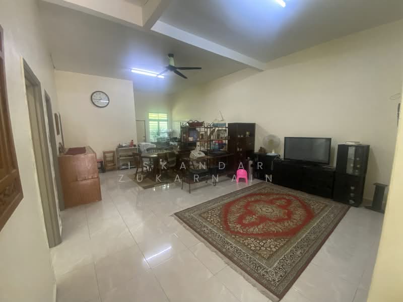 1-storey Terraced House for Sale in Alor Gajah (Melaka) - Iskandar Zukarnain - Living Room - PropertyGuru.com.my