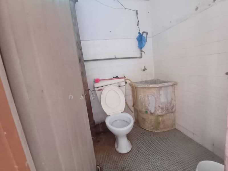 Semi-Detached House for Sale in Taman Cenderawasih Indah (Nibong Tebal) - David Lee - Bathroom - PropertyGuru.com.my